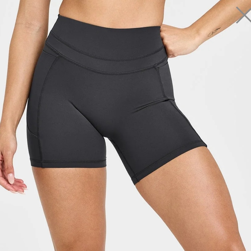 Unified High Waist Pocket Shorts 6” in Coal